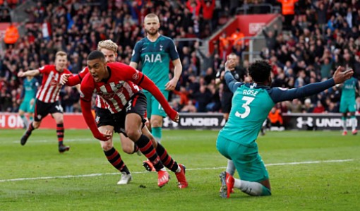 Tottenham thua trận, còn hơn Man Utd ba điểm