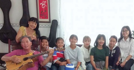 Chuyện ở lớp học đờn ca tài tử miễn phí