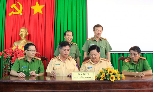 Phát động và ký kết giao ước thi đua vì an ninh Tổ quốc