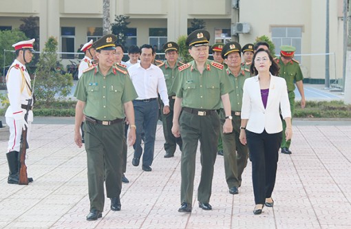 Bộ trưởng Tô Lâm kiểm tra công tác tại Công an tỉnh Bạc Liêu