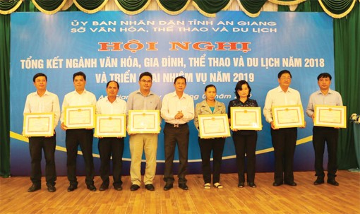 Xây dựng đời sống văn hóa, môi trường văn hóa lành mạnh