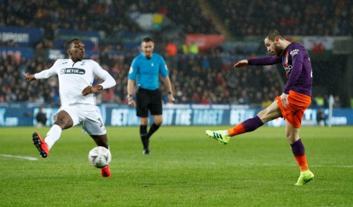 Aguero bừng sáng, Man City ngược dòng thắng nghẹt thở