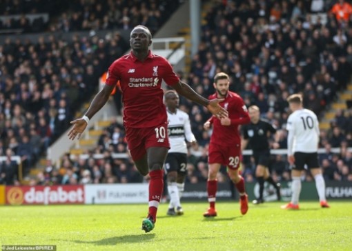 Thắng nhọc Fulham, Liverpool tạm chiếm ngôi đầu Premier League