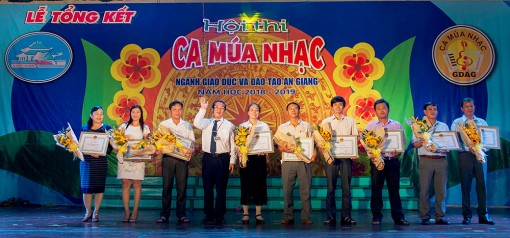 Trao giải Hội thi Ca múa nhạc ngành giáo dục và đào tạo