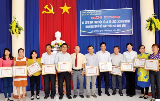 Gia đình hạnh phúc, xã hội phát triển