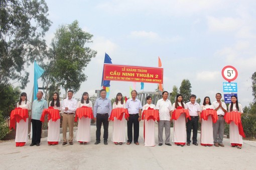 Xã hội hóa xây cầu nông thôn