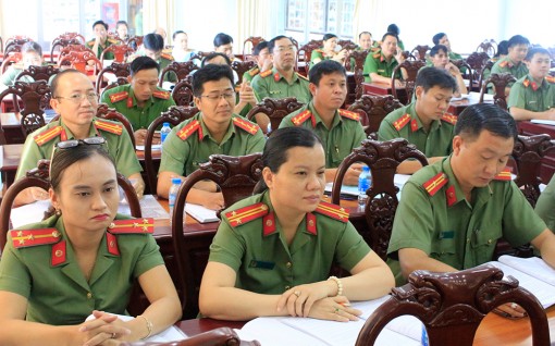 Triển khai tập huấn nghiệp vụ và bảo vệ cuộc tổng điều tra dân số trong Công an nhân dân