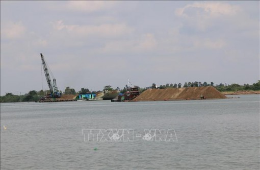 Đồng Tháp chống sạt lở ở những khu vực trọng điểm