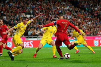 Bồ Đào Nha – Ucraina 0-0: Ronaldo giận dữ rời sân, Shevchenko hài lòng