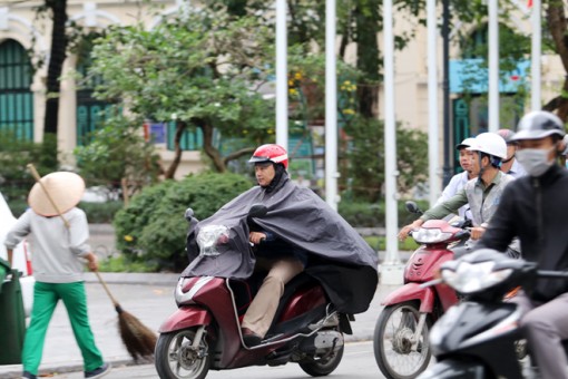 Thời tiết ngày 23-3: Gió mùa Đông Bắc tràn về, miền Bắc trời chuyển lạnh