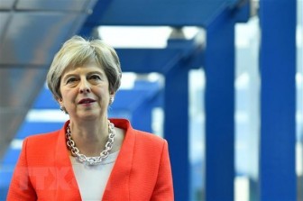 Thủ tướng Anh Theresa May đối mặt với nguy cơ bị phế truất