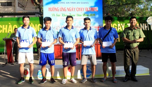 Công an tỉnh tổ chức “Ngày chạy Olympic vì sức khỏe toàn dân” năm 2019