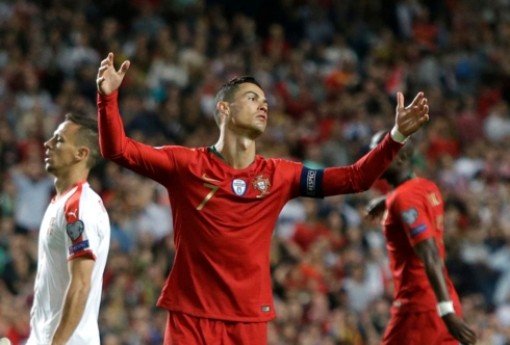 Vòng loại EURO 2020: Ronaldo chấn thương, Bồ Đào Nha bị Serbia chia điểm