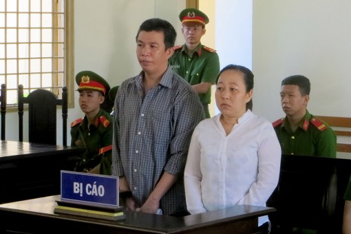 Chồng nghiện, vợ mua bán ma túy