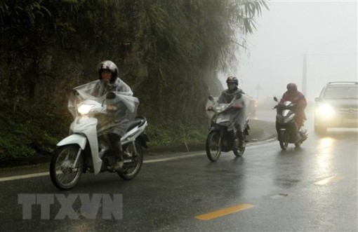 Bắc Bộ trời rét về đêm và sáng sớm, miền Đông Nam Bộ nắng nóng