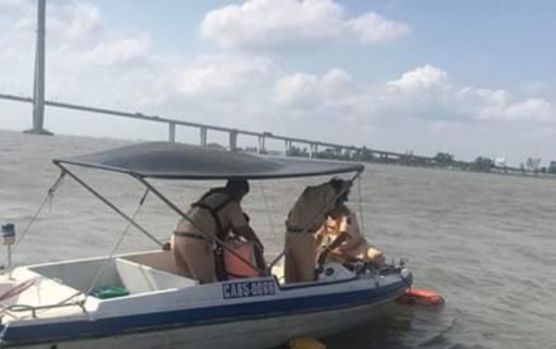 Cần Thơ: Cảnh sát đường thuỷ kịp thời cứu nam thanh niên nhảy cầu