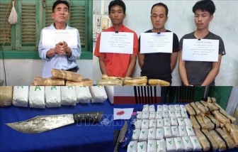 Bắt 4 đối tượng người Lào vận chuyển 110.000 viên ma túy tổng hợp