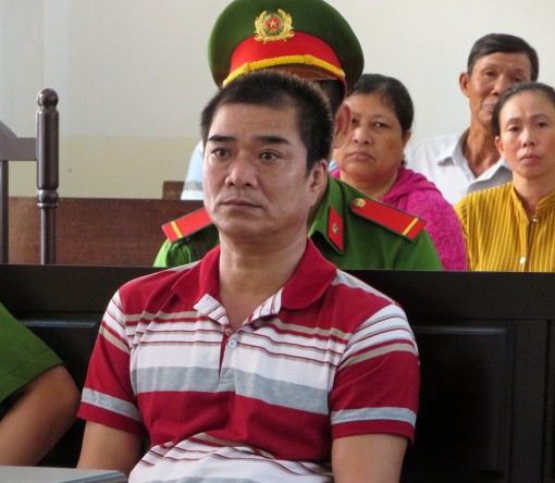 Ngồi tù vì đánh người