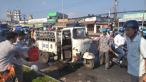 Tiền Giang: Xe lam bốc cháy trên Quốc lộ 1, tài xế bị bỏng