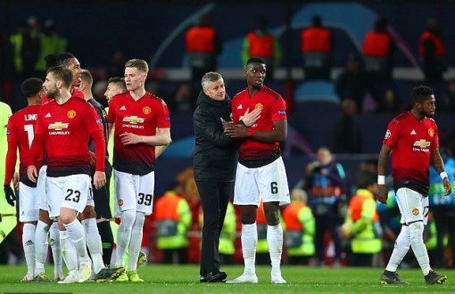 Luke Shaw phản lưới nhà, MU lần đầu thất bại trước Barca tại Old Trafford