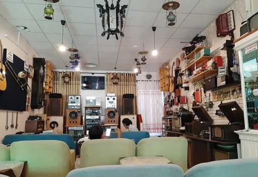 “Khoảng lặng” giữa phố thị!