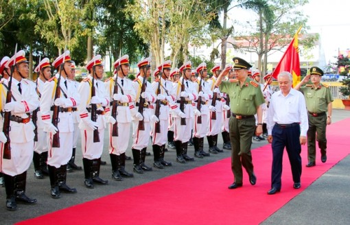Bộ trưởng Tô Lâm kiểm tra công tác tại Công an tỉnh Sóc Trăng