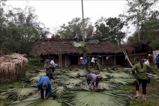 Dông, lốc và mưa đá gây nhiều thiệt hại ở các tỉnh miền núi phía Bắc