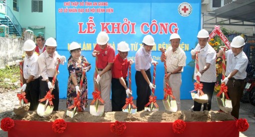Khởi công công trình “Nơi làm việc và bếp từ thiện” phục vụ bệnh nhân