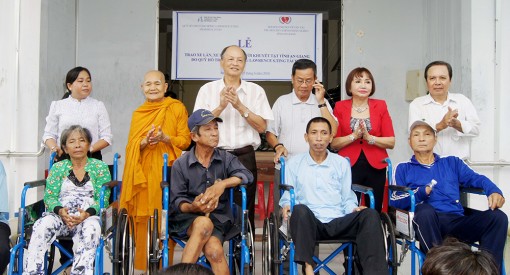 Trên 27 tỷ đồng giúp người tàn tật, trẻ mồ côi và bệnh nhân nghèo