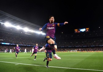 Messi chói sáng, Barca thổi bay MU khỏi Champions League