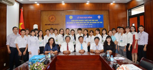 Công ty TNHH MTV Xây lắp An Giang: Trao tặng 20 suất học bổng cho học sinh, sinh viên nghèo vượt khó học giỏi