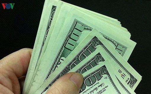 Tỷ giá ngoại tệ ngày 23-4: Tỷ giá trung tâm vọt lên mức 23.004 VND/USD