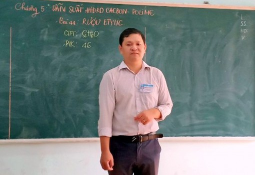 Nhà giáo tận tâm với nghề