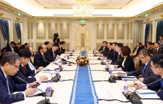 Thủ tướng Nguyễn Xuân Phúc gặp gỡ các doanh nghiệp hàng đầu Trung Quốc
