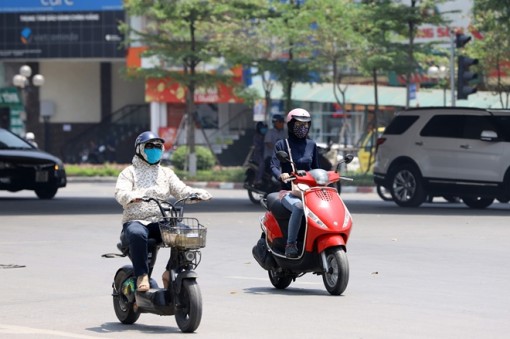 Cả nước tiếp tục "đỏ rực" vì nắng nóng gay gắt