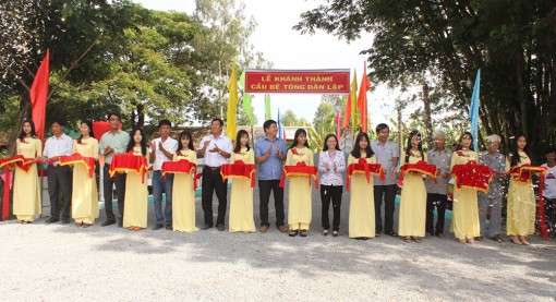 Xã Long Điền B khánh thành cầu dân lập