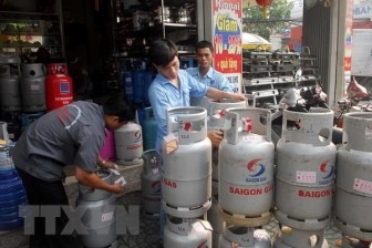 Giá gas ở các tỉnh, thành phía Nam tăng 2.000 đồng đối với bình 12kg