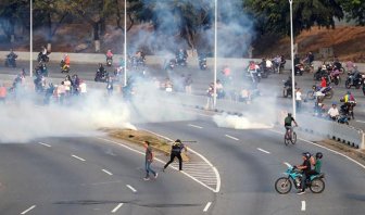 Chính phủ Venezuela thông báo phe đối lập đang đảo chính