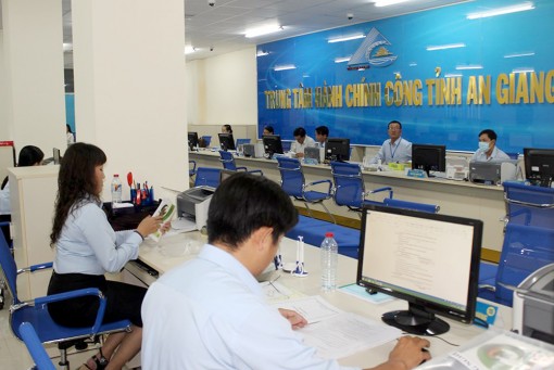 Trung tâm Hành chính công tỉnh triển khai đồng bộ dịch vụ giải quyết thủ tục hành chính