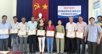 Vĩnh Thành: Biểu dương gia đình hiếu học - dòng họ học tập tiêu biểu