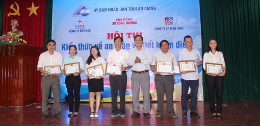 Hội thi “Kiến thức về an toàn và tiết kiệm điện"