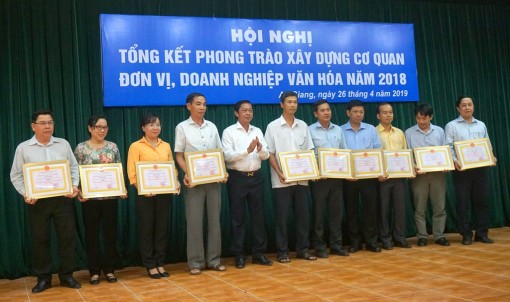 Xây dựng danh hiệu “văn hóa” đạt hiệu quả thực chất