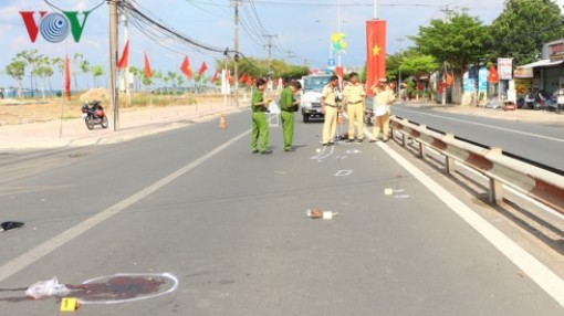 Tai nạn giao thông ở Vĩnh Long khiến 2 người nguy kịch