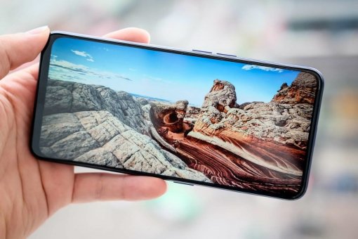 7 smartphone tầm trung nổi bật mới về Việt Nam