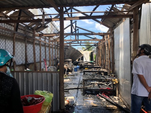 Bạc Liêu: Nổ bình gas, 2 căn nhà bị thiêu rụi, 3 căn nhà bị hư hỏng