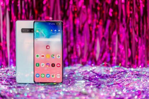 Samsung sắp có camera "tàng hình" trên smartphone