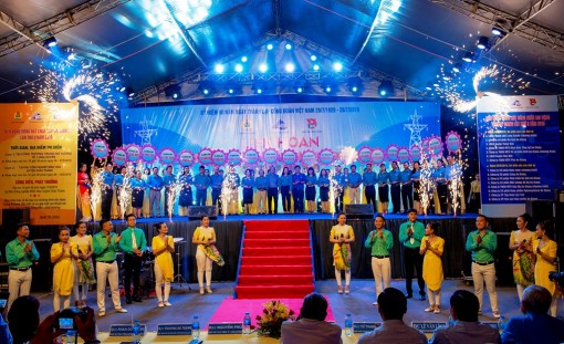 Khai mạc Liên hoan Tiếng hát công nhân lao động tỉnh