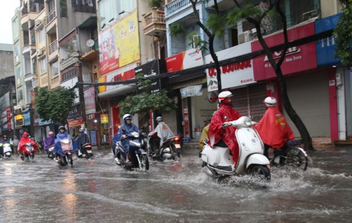 Mưa rào và dông rải rác khắp cả nước