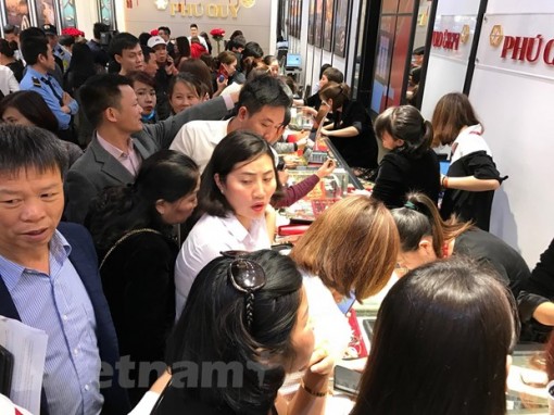 Vàng SJC chạm ngưỡng 36,4 triệu đồng, tỷ giá USD tiếp tục đi lên