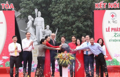 Chủ tịch Quốc hội tham dự Lễ phát động 'Tháng Nhân đạo' 2019